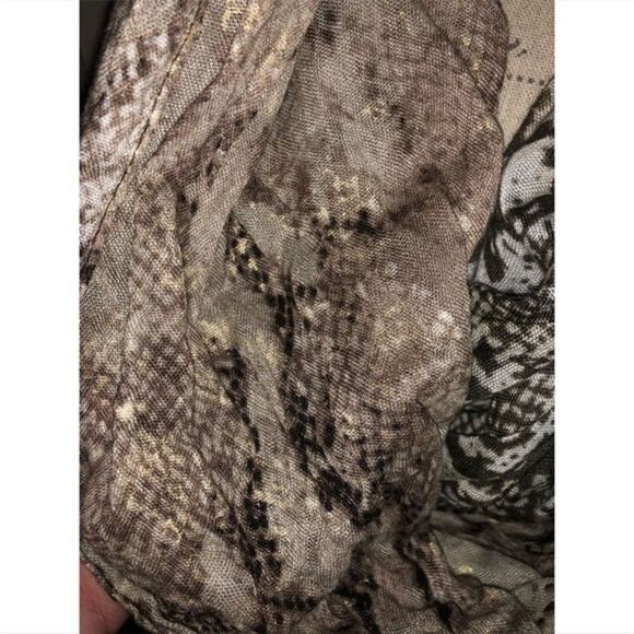 ✨HP✨EXPRESS Gold Brown Animal Snake Print Infinity Scarf✨ - Picture 5 of 9